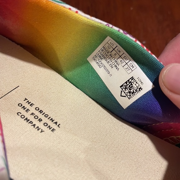 Toms Womens Size 10 HappyDay Alpartaga Unity Pride Shoe - Rainbow colors - Picture 4 of 8